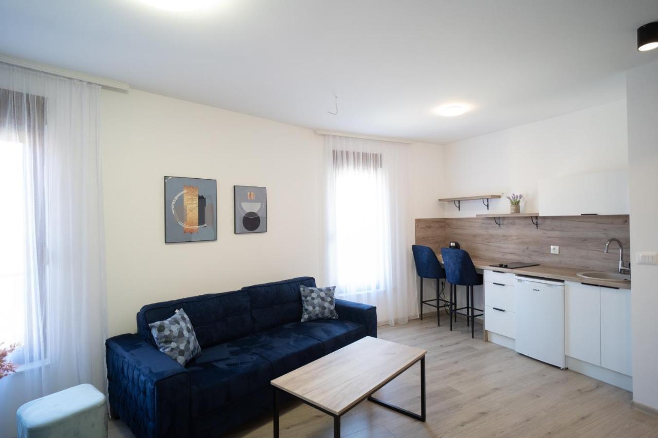 Apartments And Rooms Smile Mostar Bagian luar foto